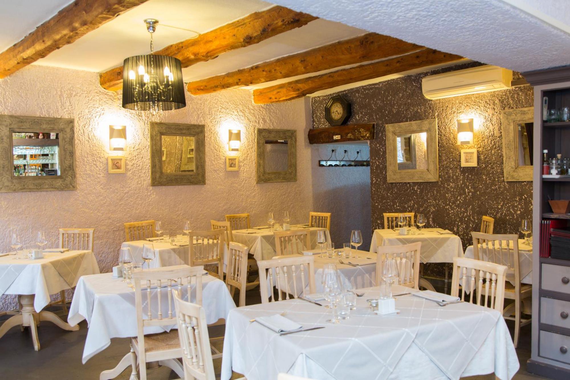 Logis Hotel Restaurant La Farigoule Sainte-Cécile-les-Vignes Eksteriør bilde