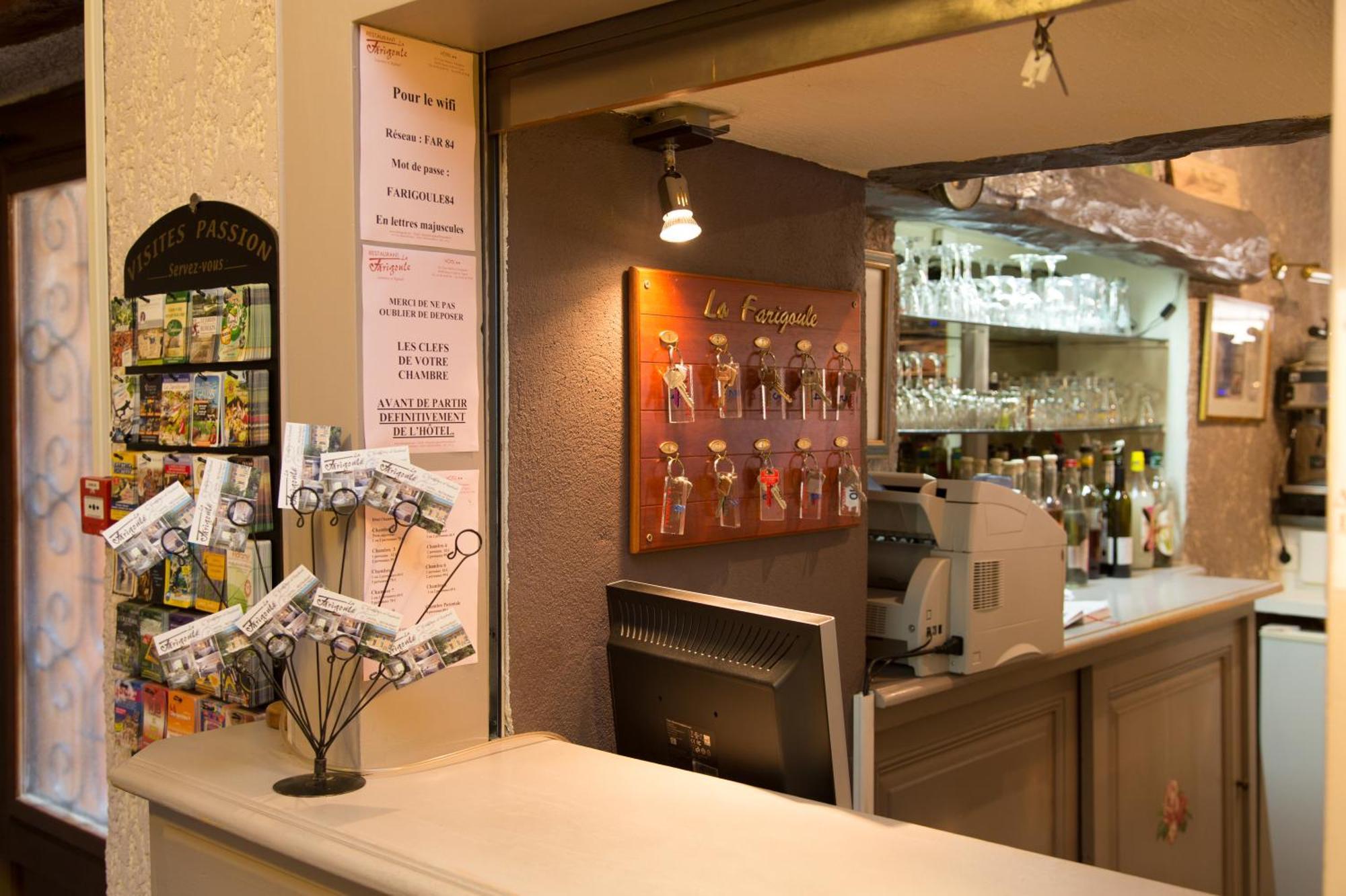 Logis Hotel Restaurant La Farigoule Sainte-Cécile-les-Vignes Eksteriør bilde