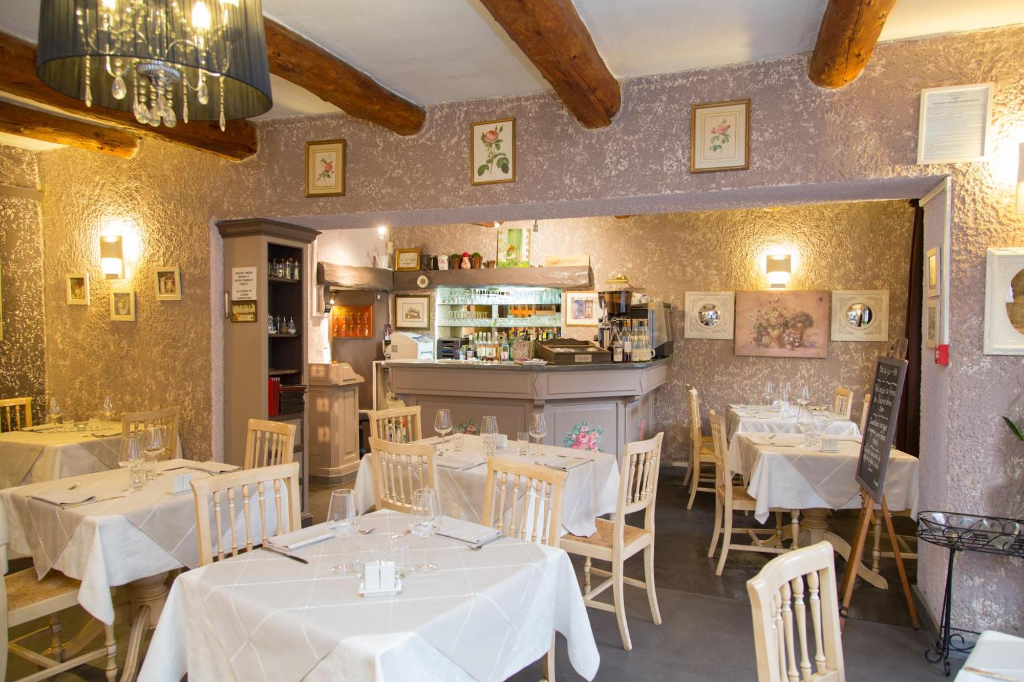 Logis Hotel Restaurant La Farigoule Sainte-Cécile-les-Vignes Eksteriør bilde