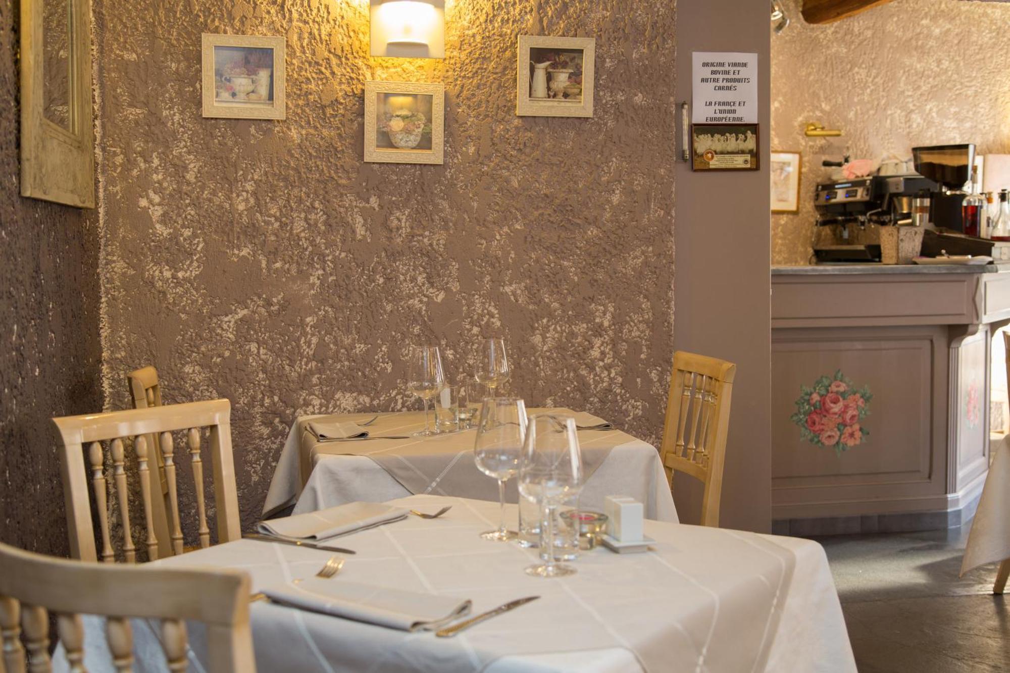 Logis Hotel Restaurant La Farigoule Sainte-Cécile-les-Vignes Eksteriør bilde