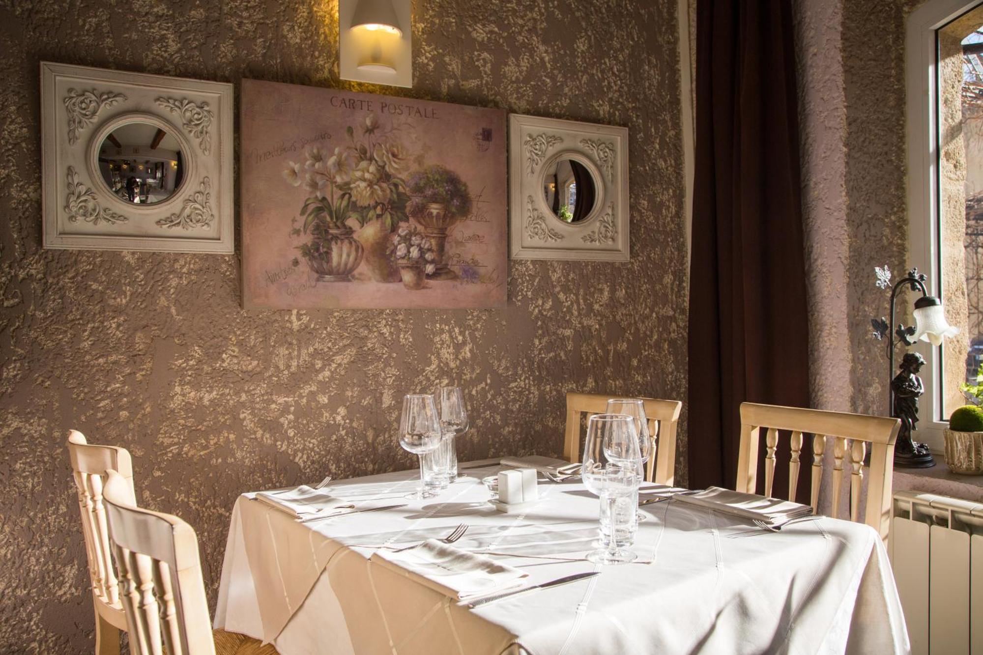 Logis Hotel Restaurant La Farigoule Sainte-Cécile-les-Vignes Eksteriør bilde