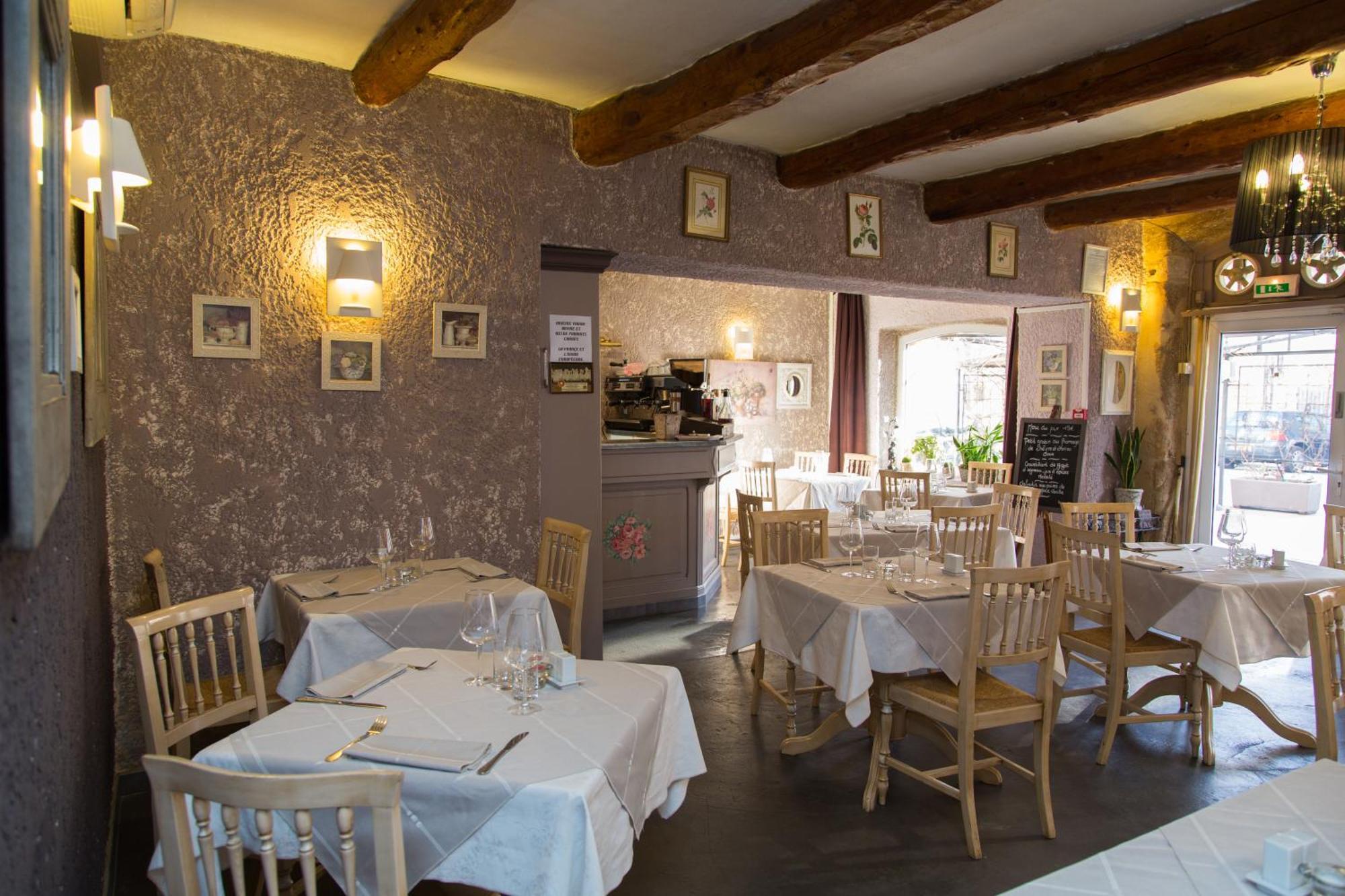 Logis Hotel Restaurant La Farigoule Sainte-Cécile-les-Vignes Eksteriør bilde