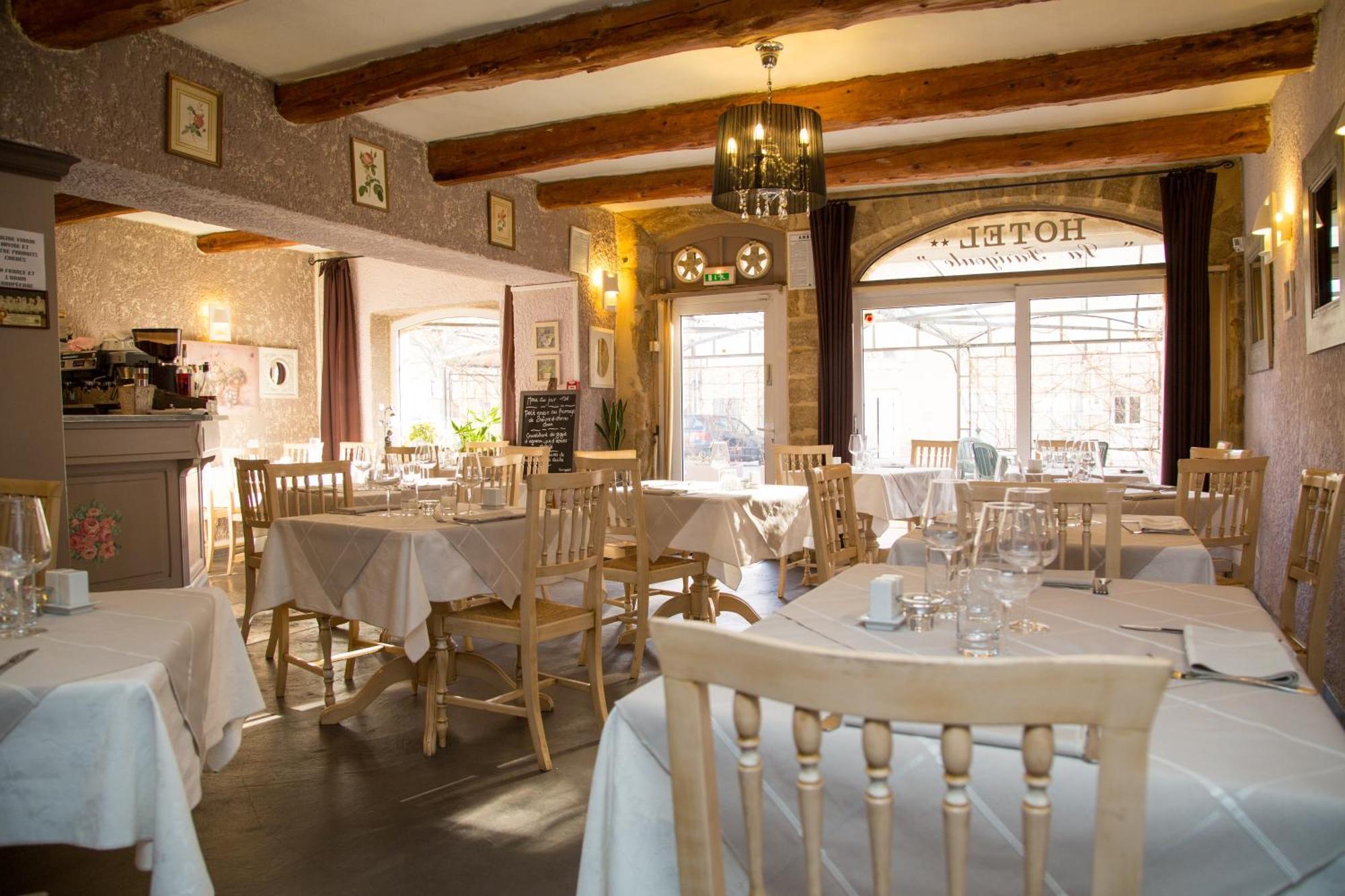 Logis Hotel Restaurant La Farigoule Sainte-Cécile-les-Vignes Eksteriør bilde