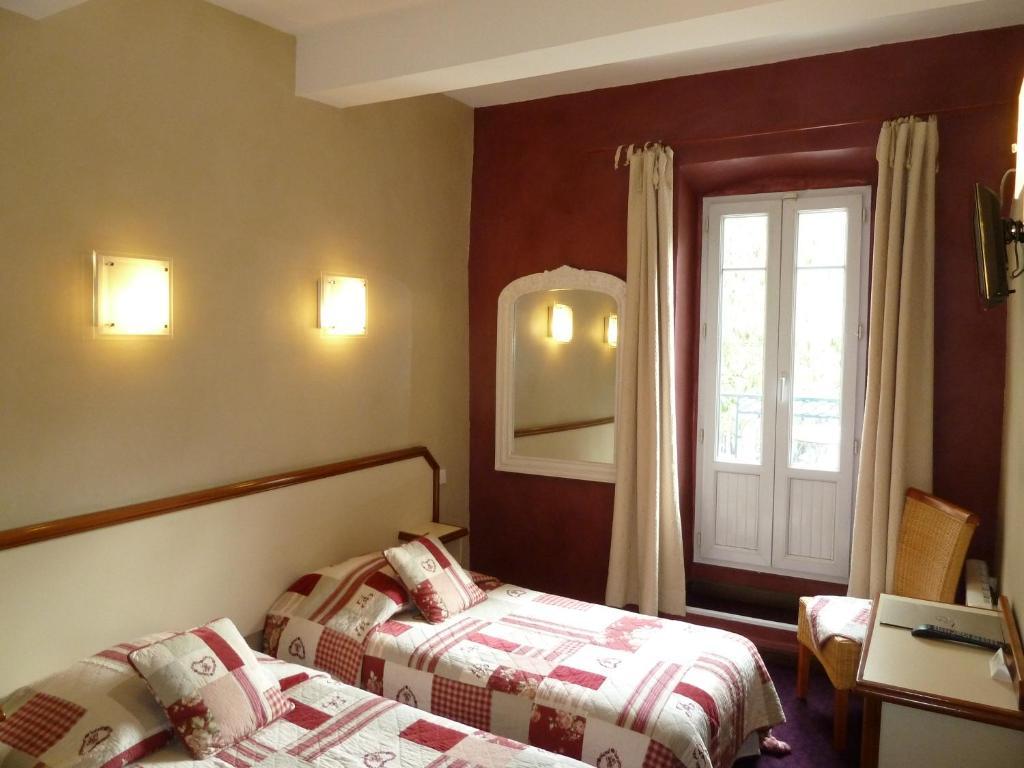 Logis Hotel Restaurant La Farigoule Sainte-Cécile-les-Vignes Rom bilde