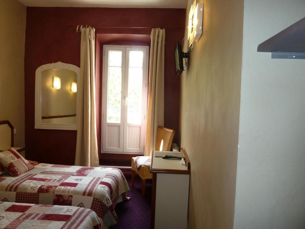 Logis Hotel Restaurant La Farigoule Sainte-Cécile-les-Vignes Rom bilde