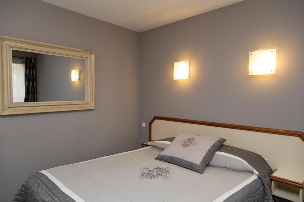 Logis Hotel Restaurant La Farigoule Sainte-Cécile-les-Vignes Rom bilde