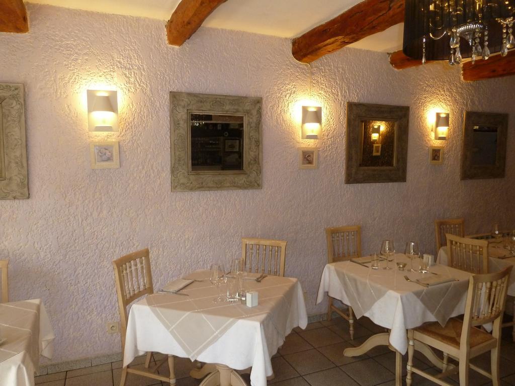Logis Hotel Restaurant La Farigoule Sainte-Cécile-les-Vignes Eksteriør bilde
