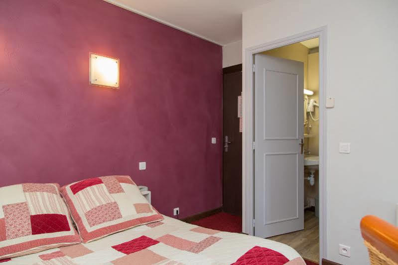 Logis Hotel Restaurant La Farigoule Sainte-Cécile-les-Vignes Eksteriør bilde