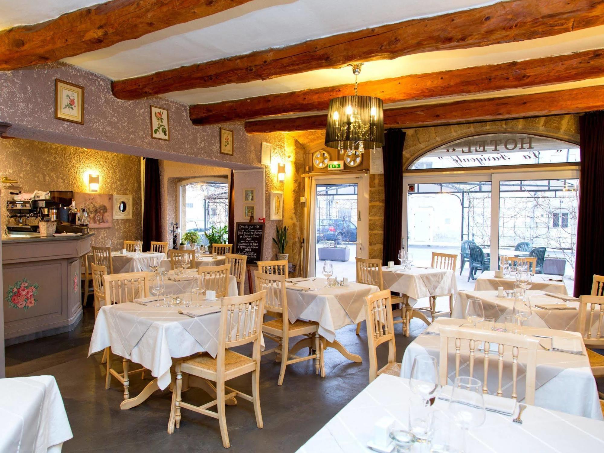 Logis Hotel Restaurant La Farigoule Sainte-Cécile-les-Vignes Eksteriør bilde