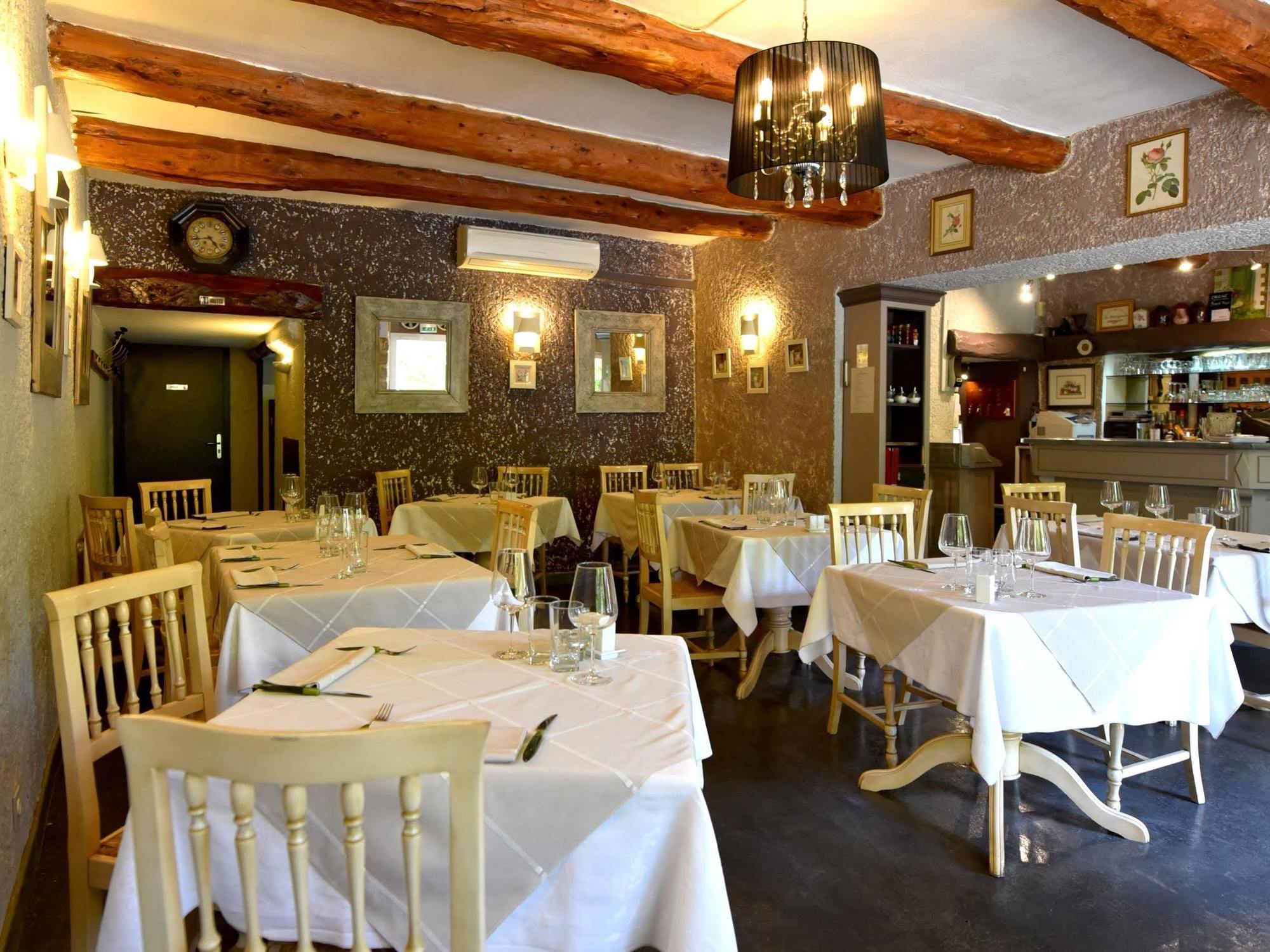 Logis Hotel Restaurant La Farigoule Sainte-Cécile-les-Vignes Eksteriør bilde